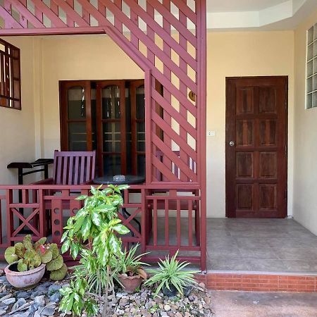 Rattana Guesthouse & Bungalow Чавенг Бийч Екстериор снимка