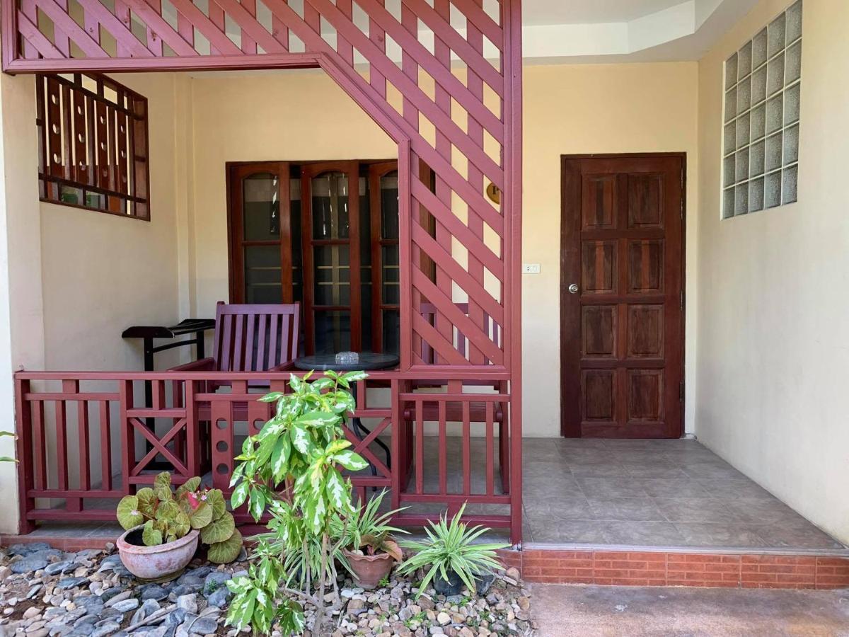 Rattana Guesthouse & Bungalow Чавенг Бийч Екстериор снимка