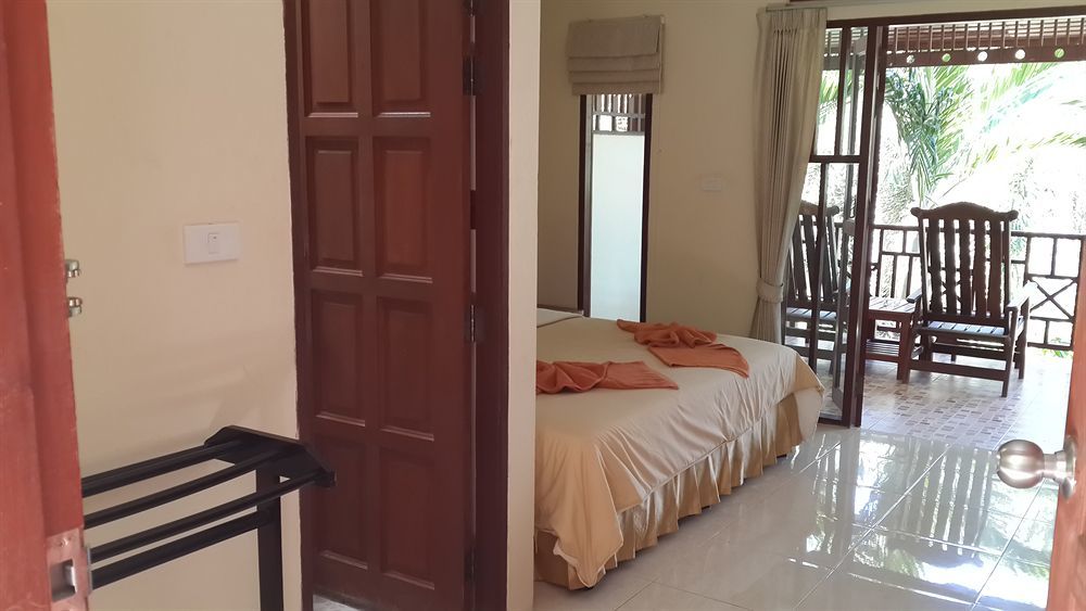 Rattana Guesthouse & Bungalow Чавенг Бийч Екстериор снимка