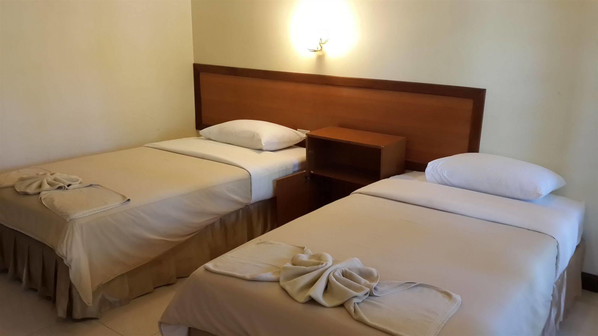 Rattana Guesthouse & Bungalow Чавенг Бийч Екстериор снимка