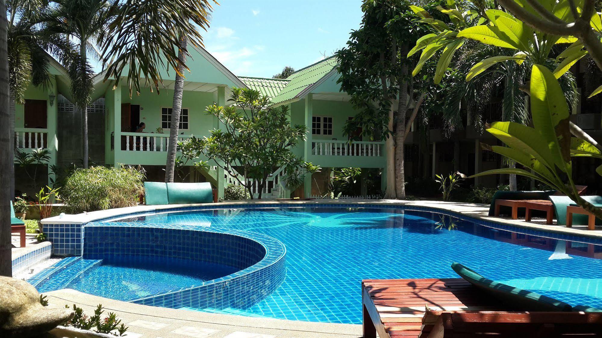Rattana Guesthouse & Bungalow Чавенг Бийч Екстериор снимка